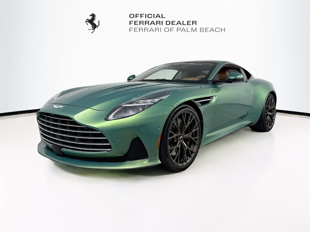 Used 2024 Aston Martin DB12 Coupe RWD image 3