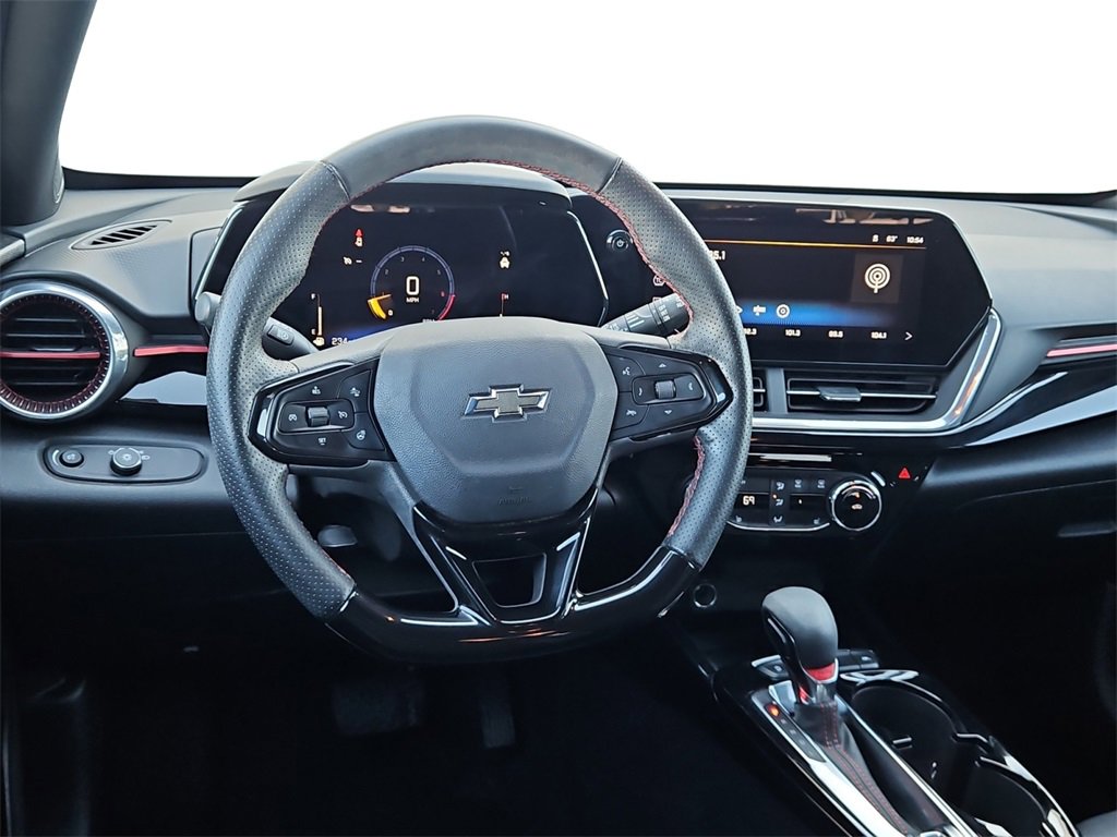 Used 2024 Chevrolet Trax RS w/ Sunroof Package image 17