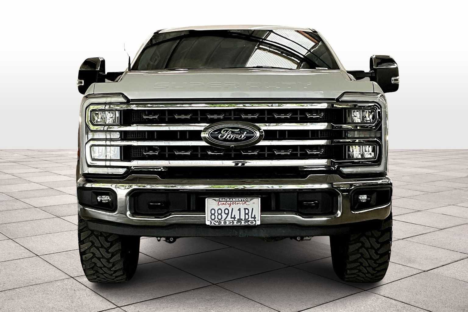 Used 2024 Ford F350 Lariat image 3