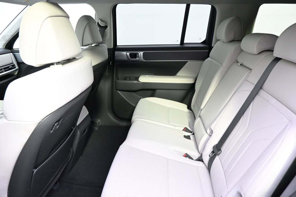Used 2025 Hyundai Santa Fe SEL image 21