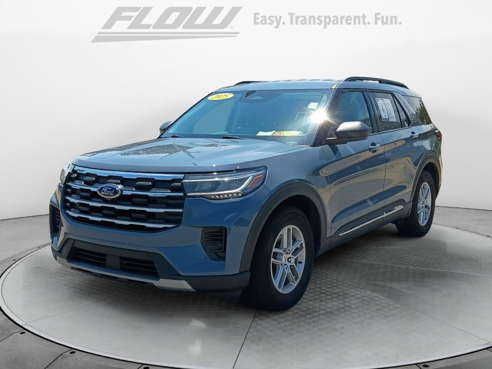 Used 2025 Ford Explorer Active RWD image 4