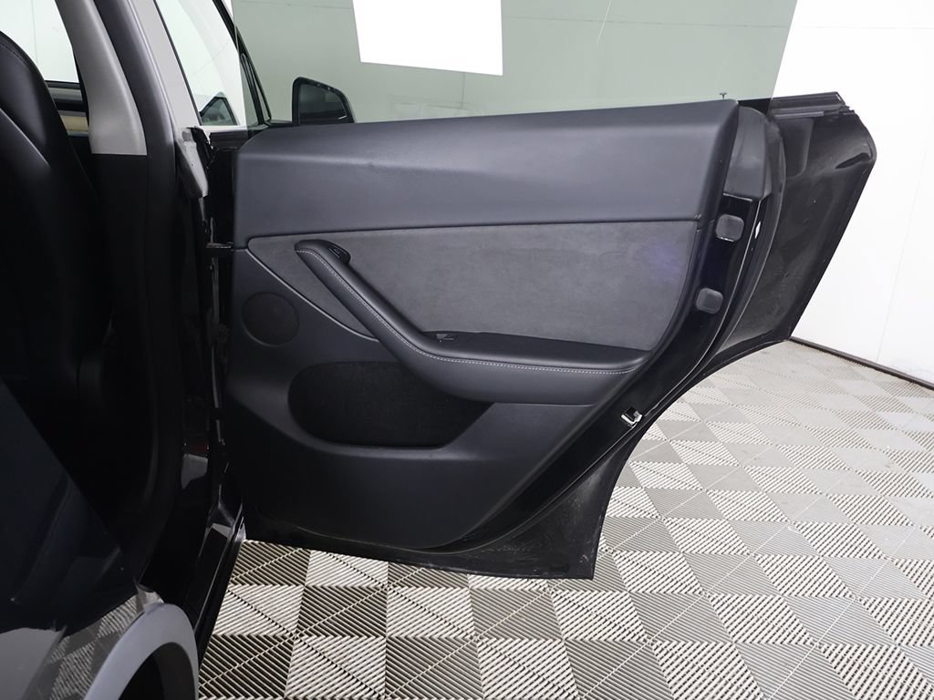 Used 2023 Tesla Model Y Performance AWD/4WD image 27