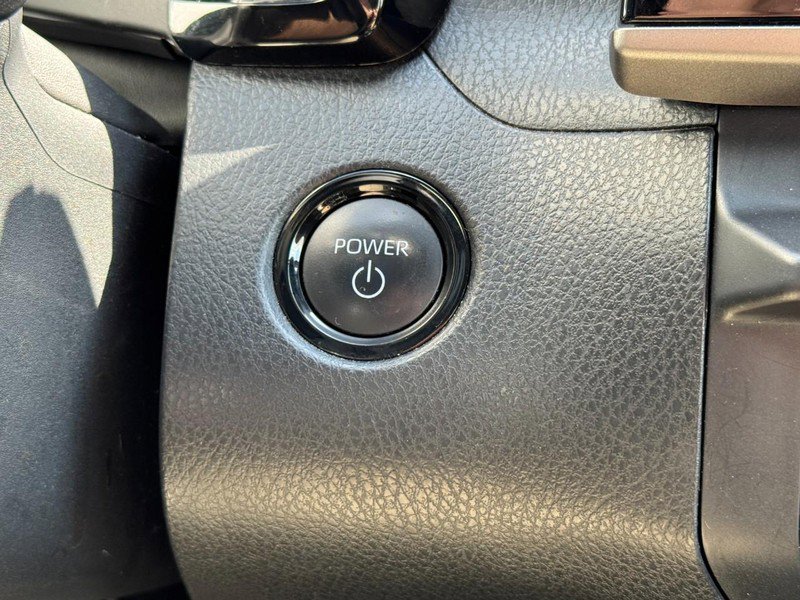 Certified 2025 Toyota Camry Hybrid image 21