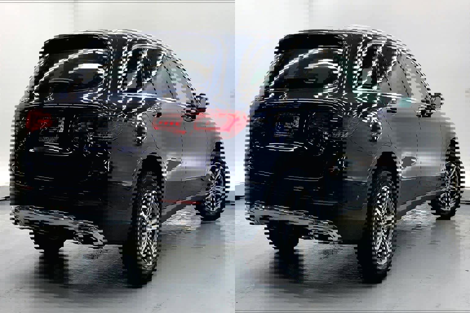 Used 2022 Mercedes-Benz GLC 300 image 4