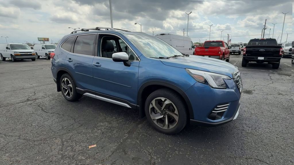 Used 2023 Subaru Forester Touring AWD/4WD image 2