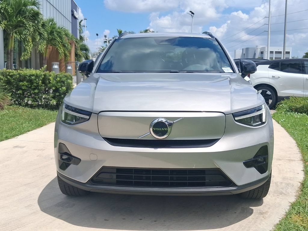 Used 2023 Volvo XC40 Recharge Plus w/ Protection Package Premier AWD/4WD video 2