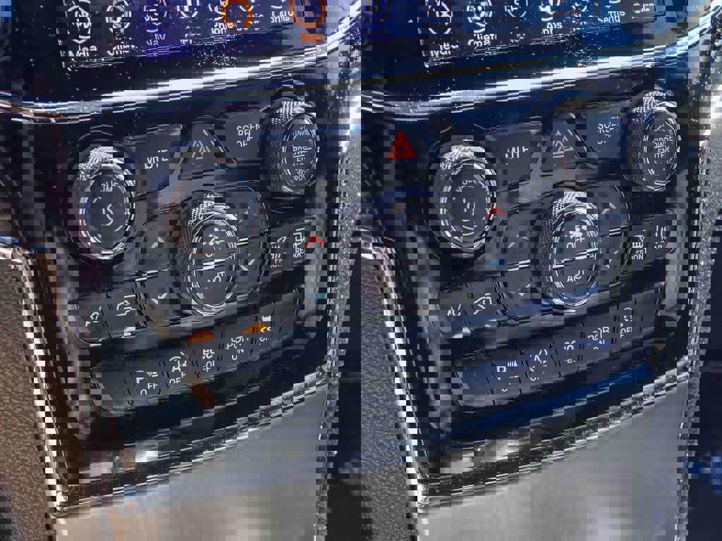 Certified 2020 Jeep Grand Cherokee Limited w/ Luxury Group II image 21