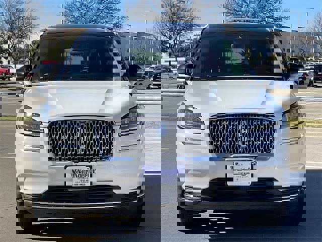 Used 2022 Lincoln Corsair Standard w/ Premium Package image 6