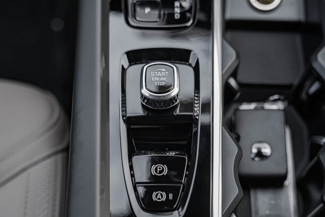 New 2026 Volvo XC60 B5 Plus w/ Protection Package Premier image 24