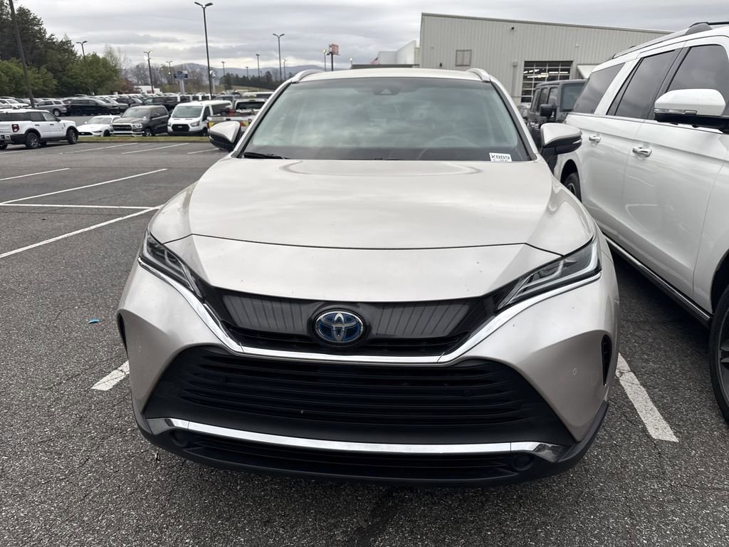 Used 2021 Toyota Venza XLE w/ Carpet Mat Package (TMS) image 5