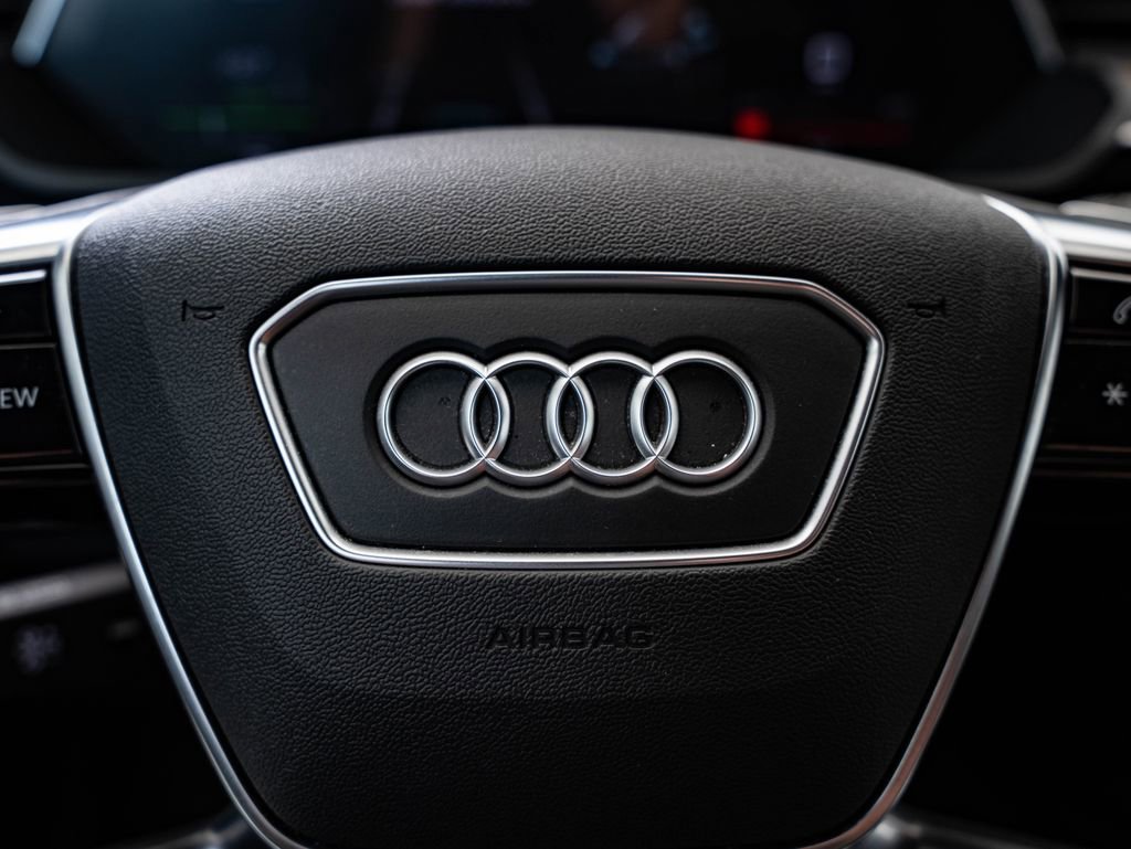 Used 2021 Audi e-tron Premium w/ Convenience Plus Package AWD/4WD image 30