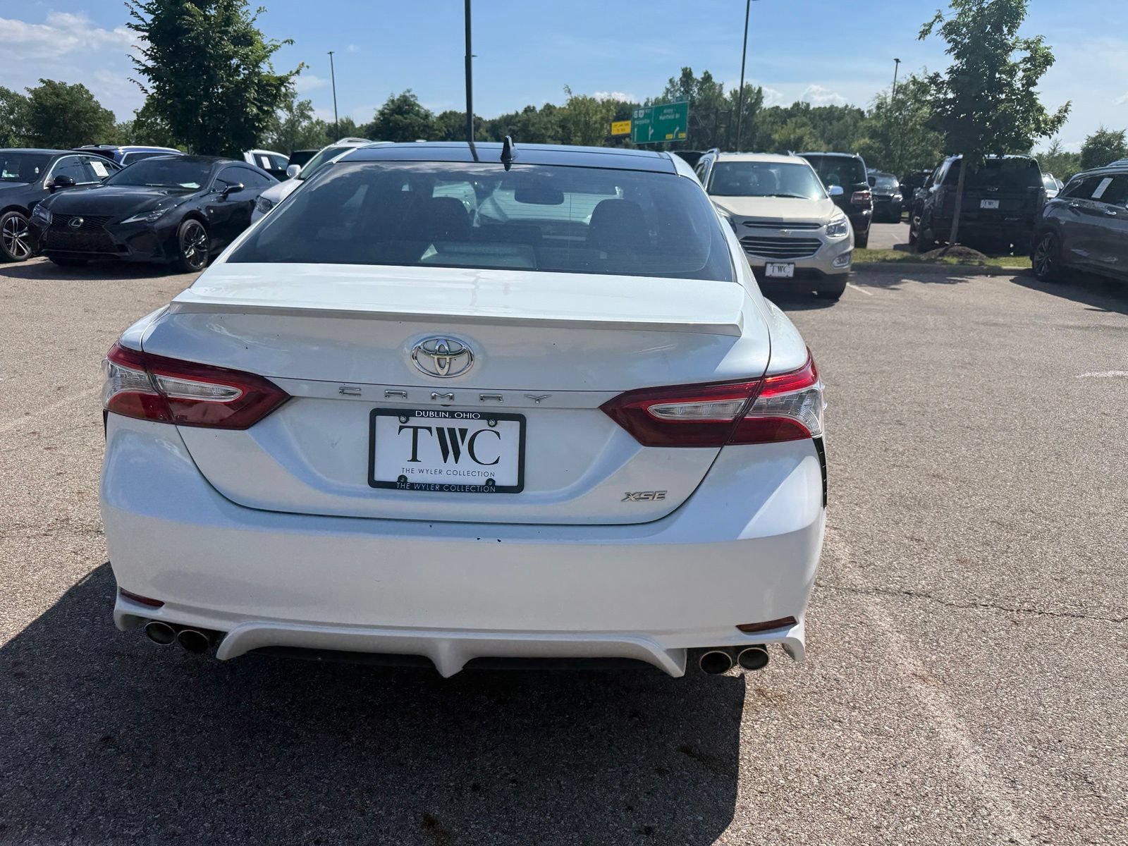 Used 2020 Toyota Camry XSE FWD image 6