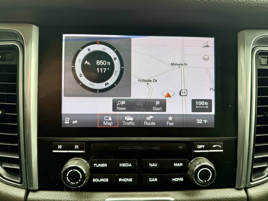 Used 2018 Porsche Macan image 30