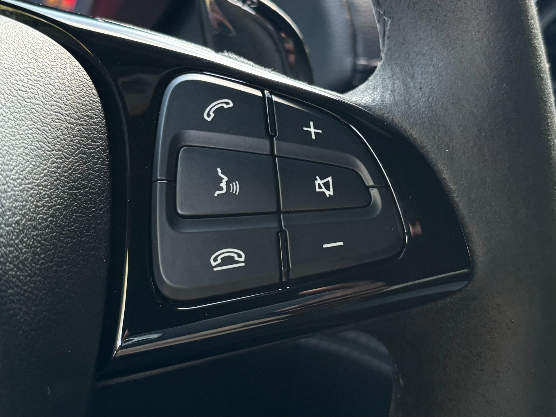 Used 2018 Mercedes-Benz AMG GT R image 18