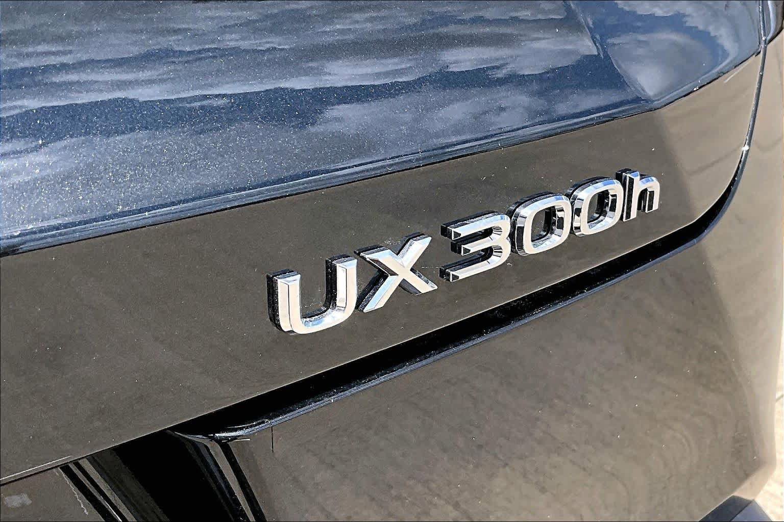 New 2026 Lexus UX 300h FWD image 15