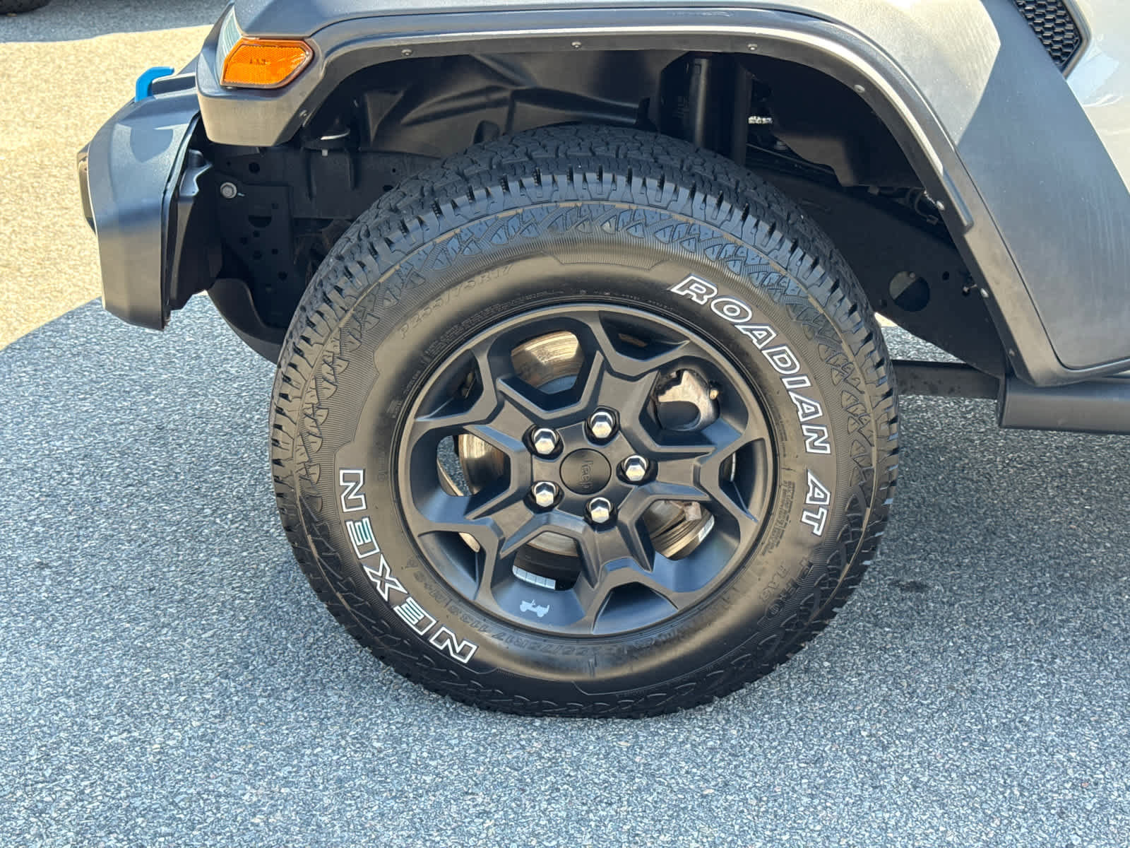 Used 2023 Jeep Wrangler Unlimited image 10