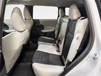 New 2025 Mitsubishi Outlander SE image 23