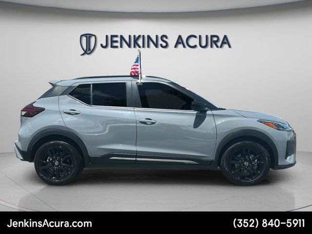 Used 2021 Nissan Kicks SR w/ SR Premium Package FWD image 8