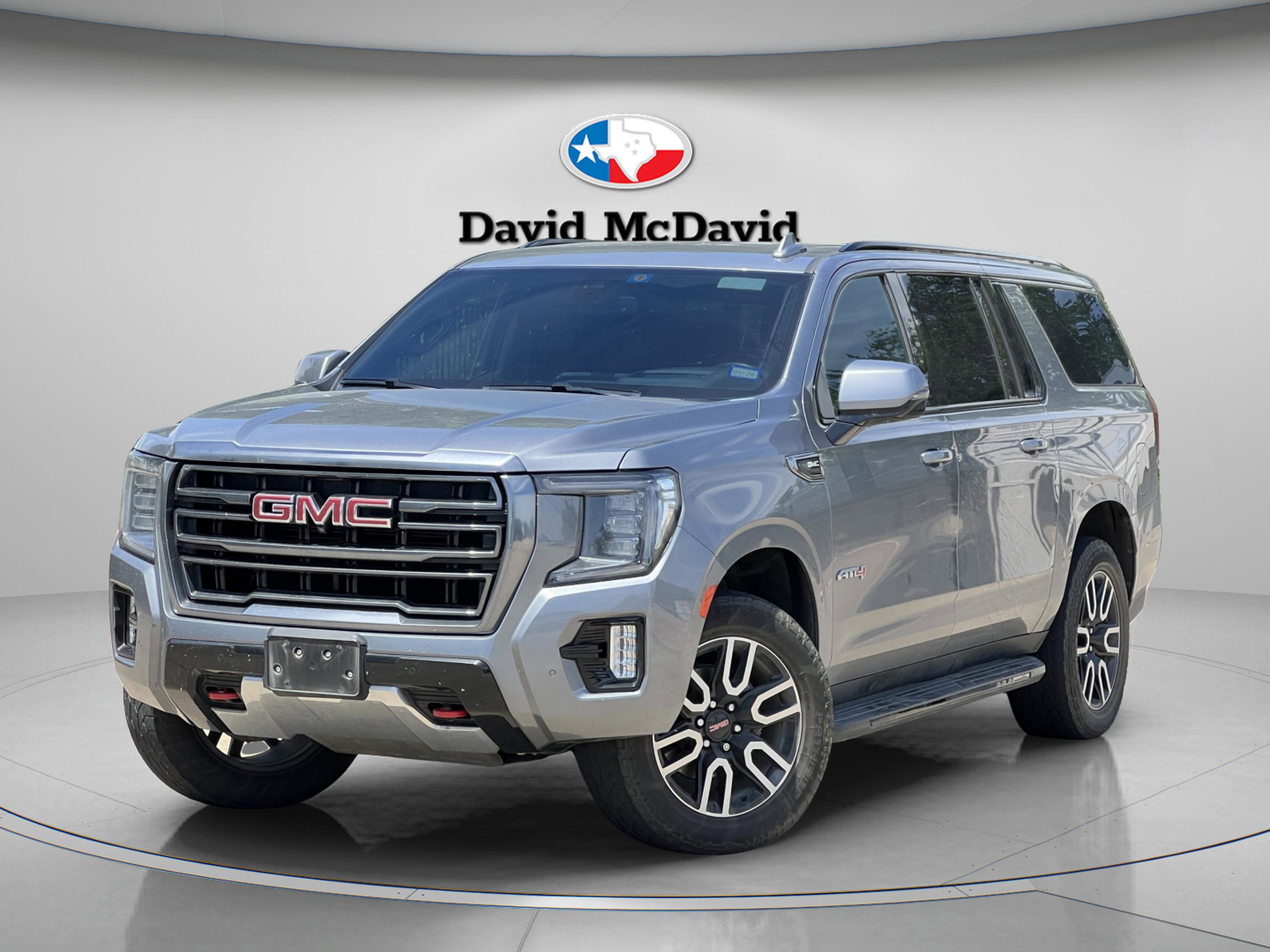 Used 2022 GMC Yukon XL AT4 w/ Technology Package AWD/4WD image 4