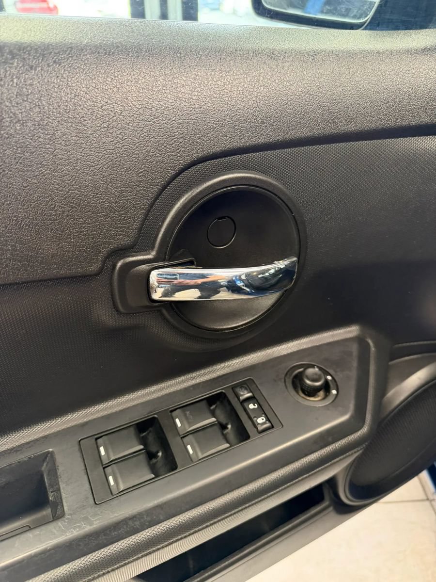 Used 2010 Dodge Avenger SXT FWD image 16