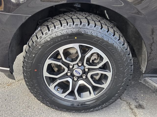 Used 2024 Ford Expedition Max XLT image 19