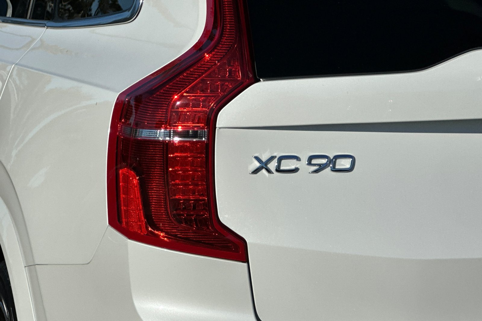 Certified 2023 Volvo XC90 B6 Plus w/ Protection Package Premier AWD/4WD image 35