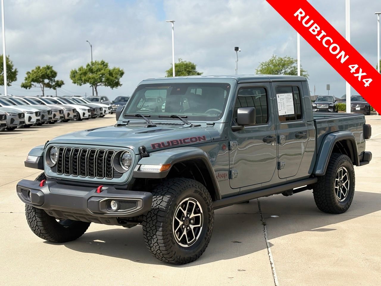 Used 2025 Jeep Gladiator Rubicon w/ Convenience Group AWD/4WD image 3
