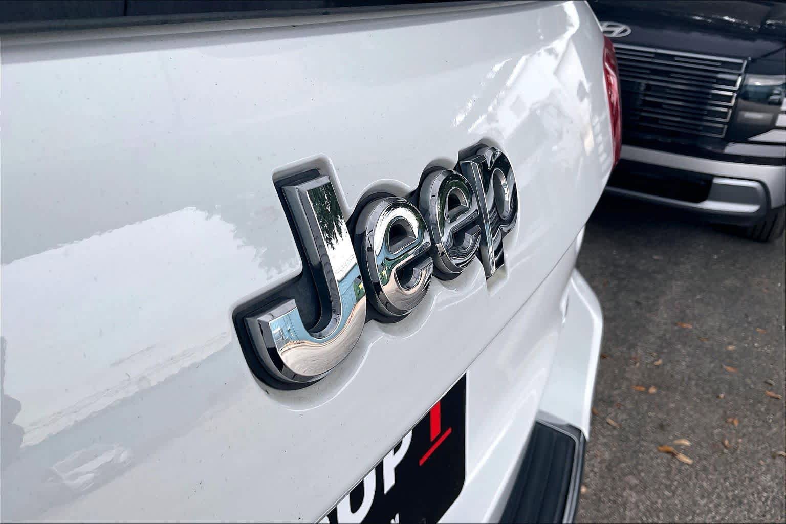 Used 2015 Jeep Grand Cherokee Overland RWD image 31