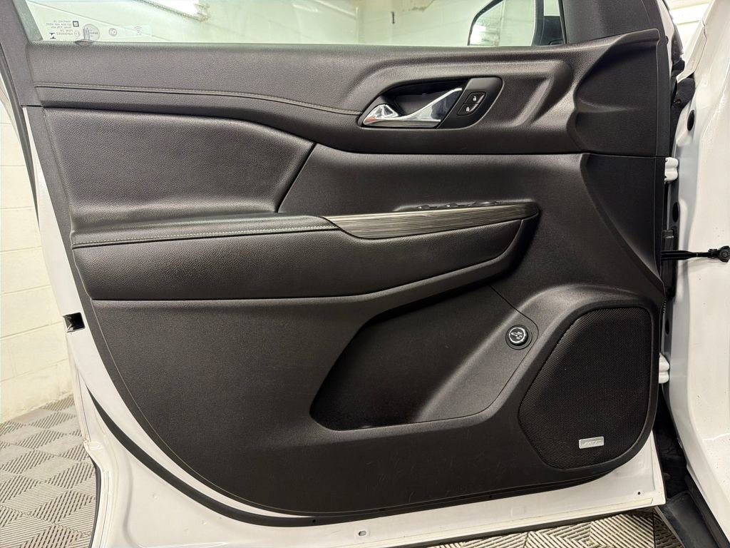 Used 2019 GMC Acadia SLT image 16