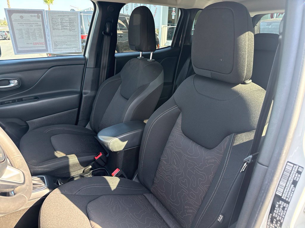 Certified 2023 Jeep Renegade Latitude AWD/4WD image 14