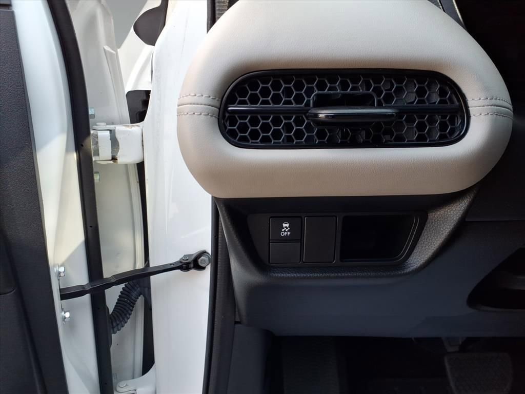 Used 2023 Honda HR-V LX image 14