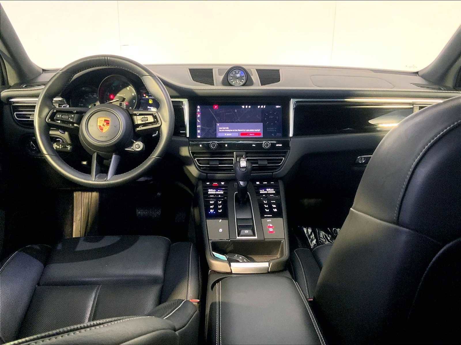 Certified 2023 Porsche Macan Turbo image 14