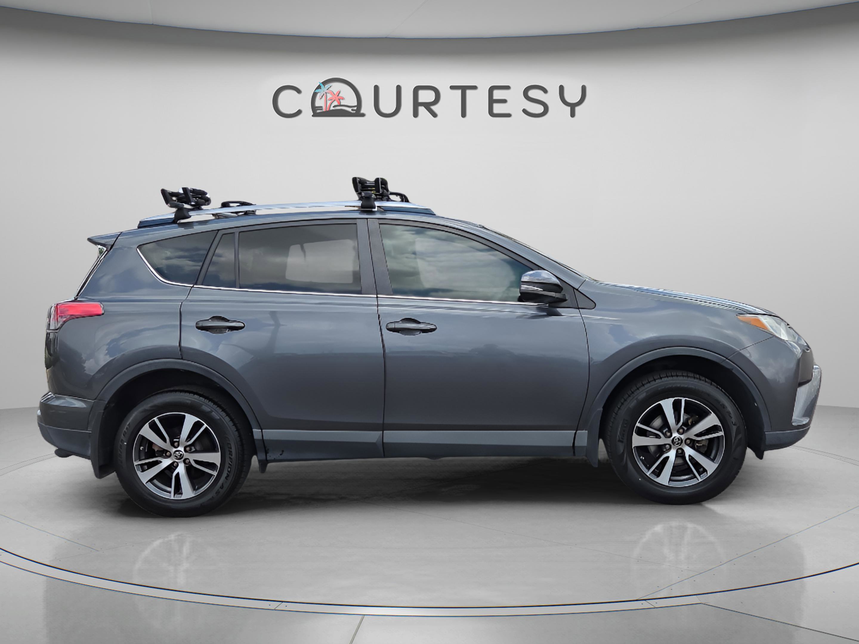 Used 2016 Toyota RAV4 XLE FWD image 6