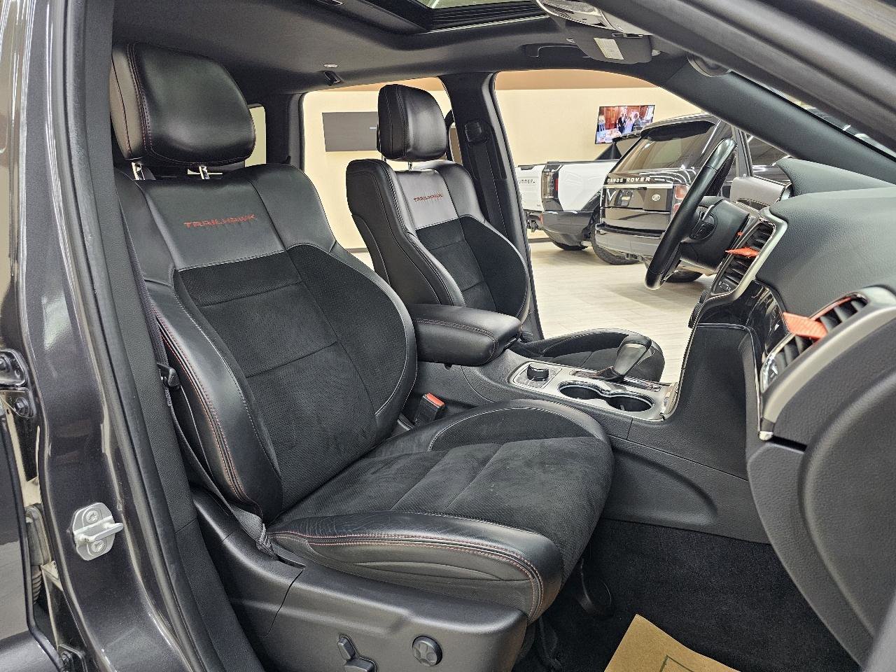 Used 2017 Jeep Grand Cherokee Trailhawk AWD/4WD image 20