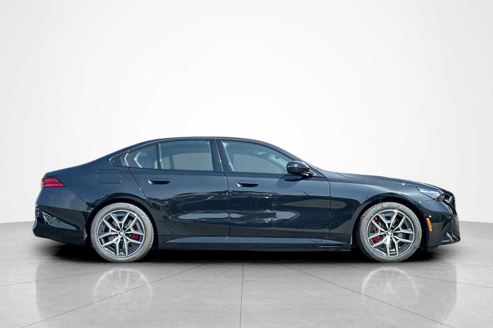 New 2026 BMW i5 eDrive40 w/ M Sport Package RWD image 6