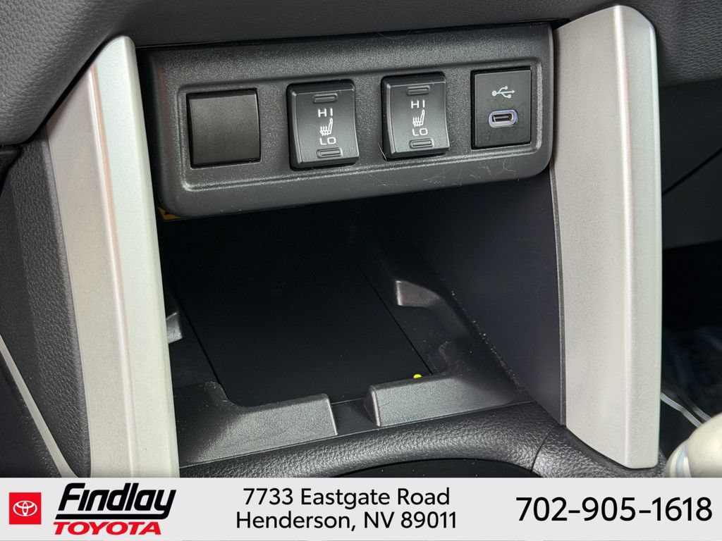 Certified 2025 Toyota Corolla Cross XLE FWD image 29