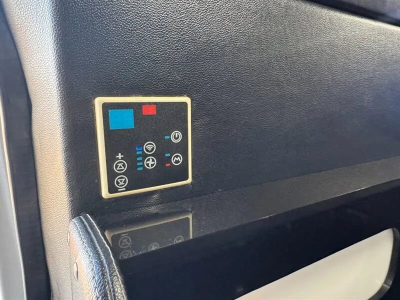 Used 2023 Mercedes-Benz Sprinter 3500 image 47