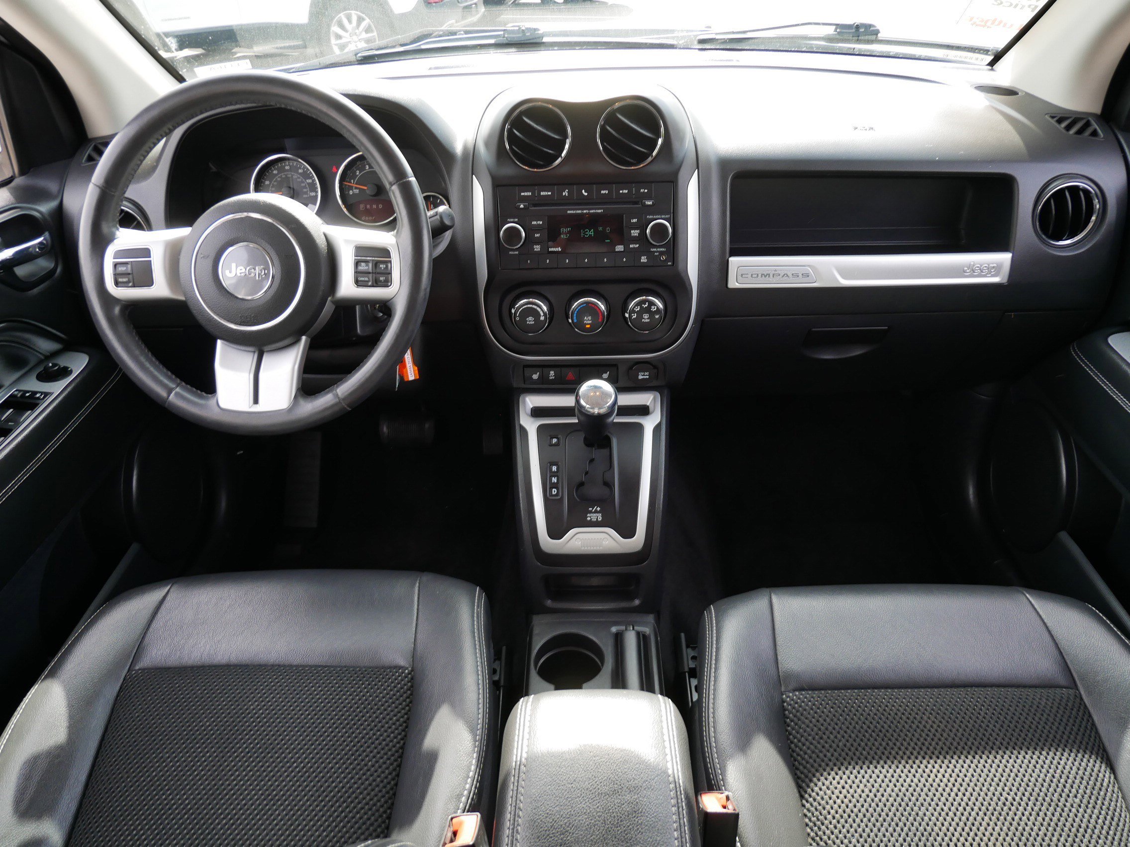 Used 2015 Jeep Compass Latitude AWD/4WD image 10