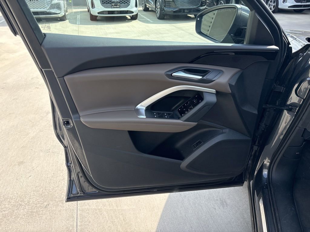 Certified 2025 Audi Q5 Premium w/ Convenience Package image 10