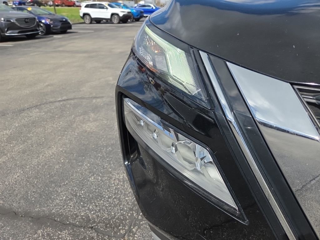 Used 2022 Nissan Rogue SV w/ SV Premium Package image 15