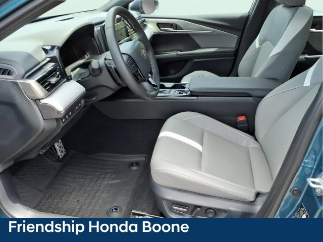 Used 2026 Toyota Camry SE w/ Convenience Package FWD image 14