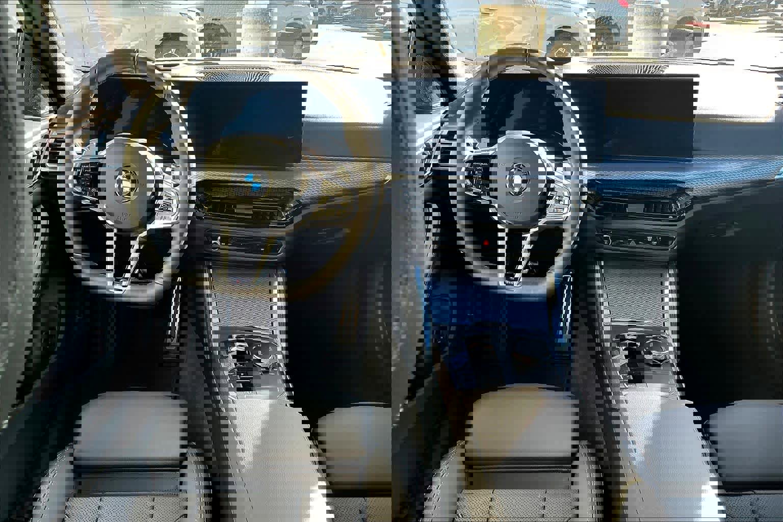 Used 2025 BMW 430i xDrive w/ M Sport Package image 16