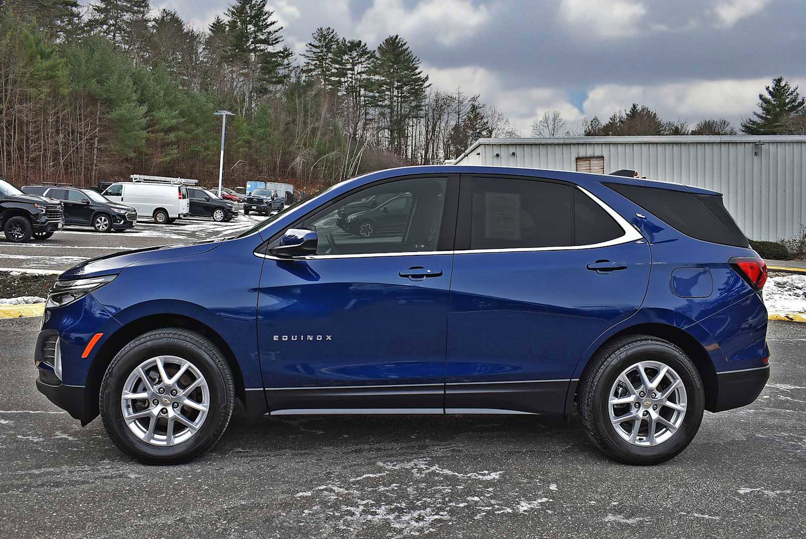 Used 2023 Chevrolet Equinox LT image 4