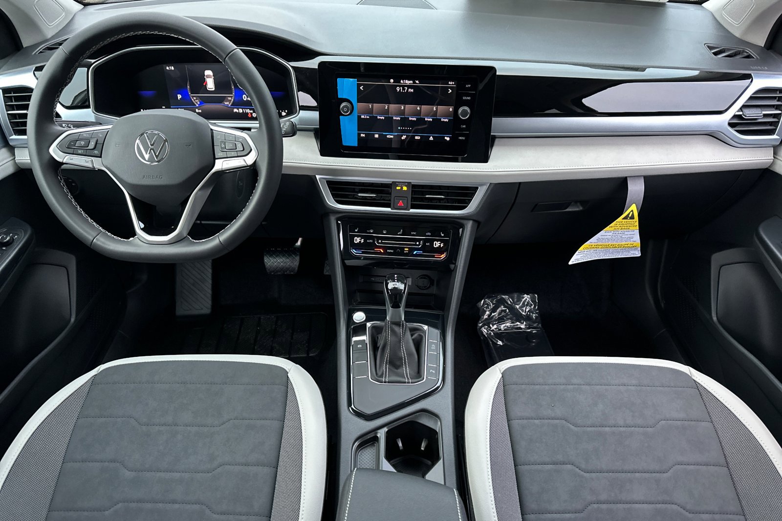 New 2026 Volkswagen Taos SE image 13