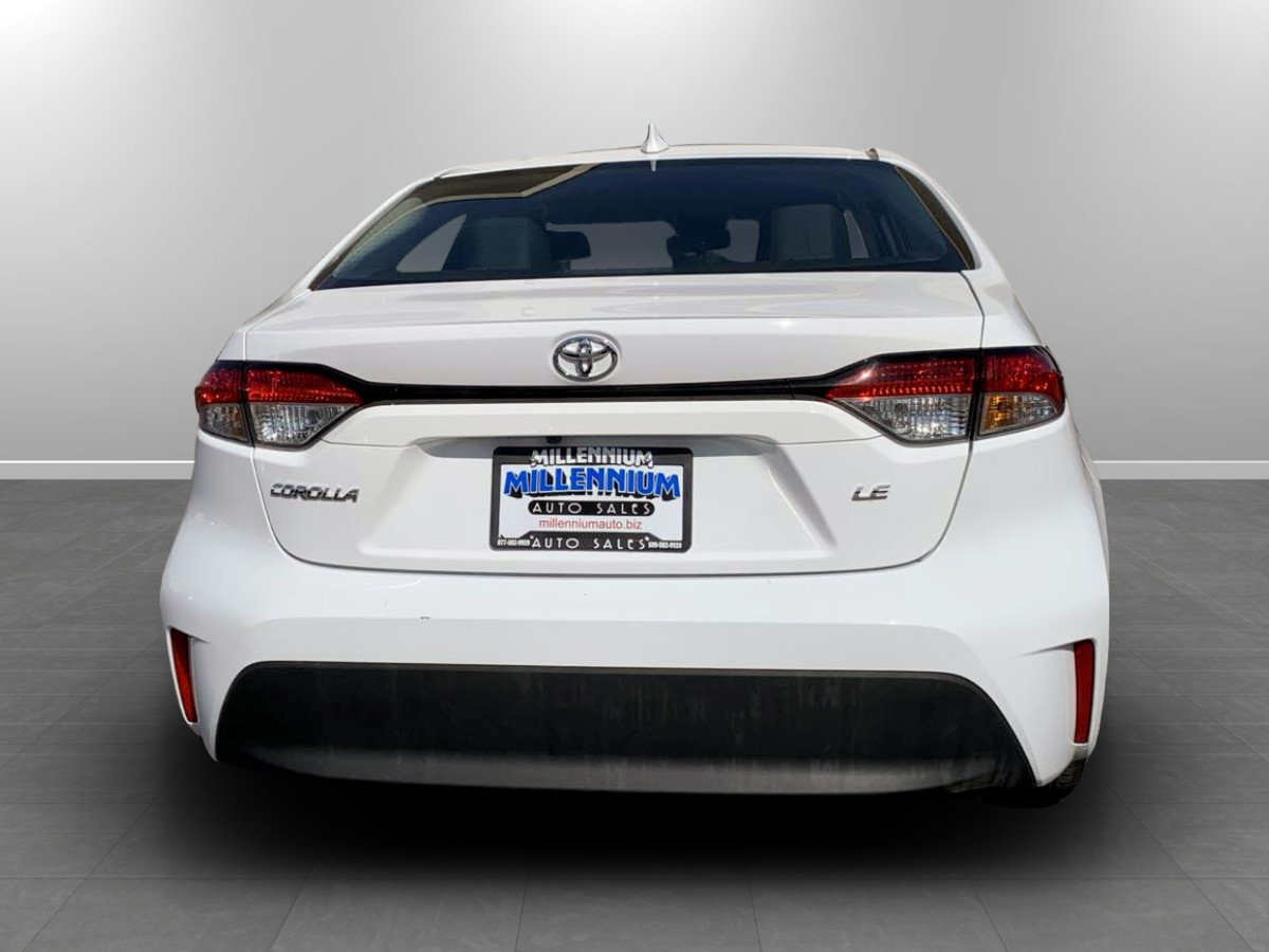 Used 2025 Toyota Corolla LE FWD image 6