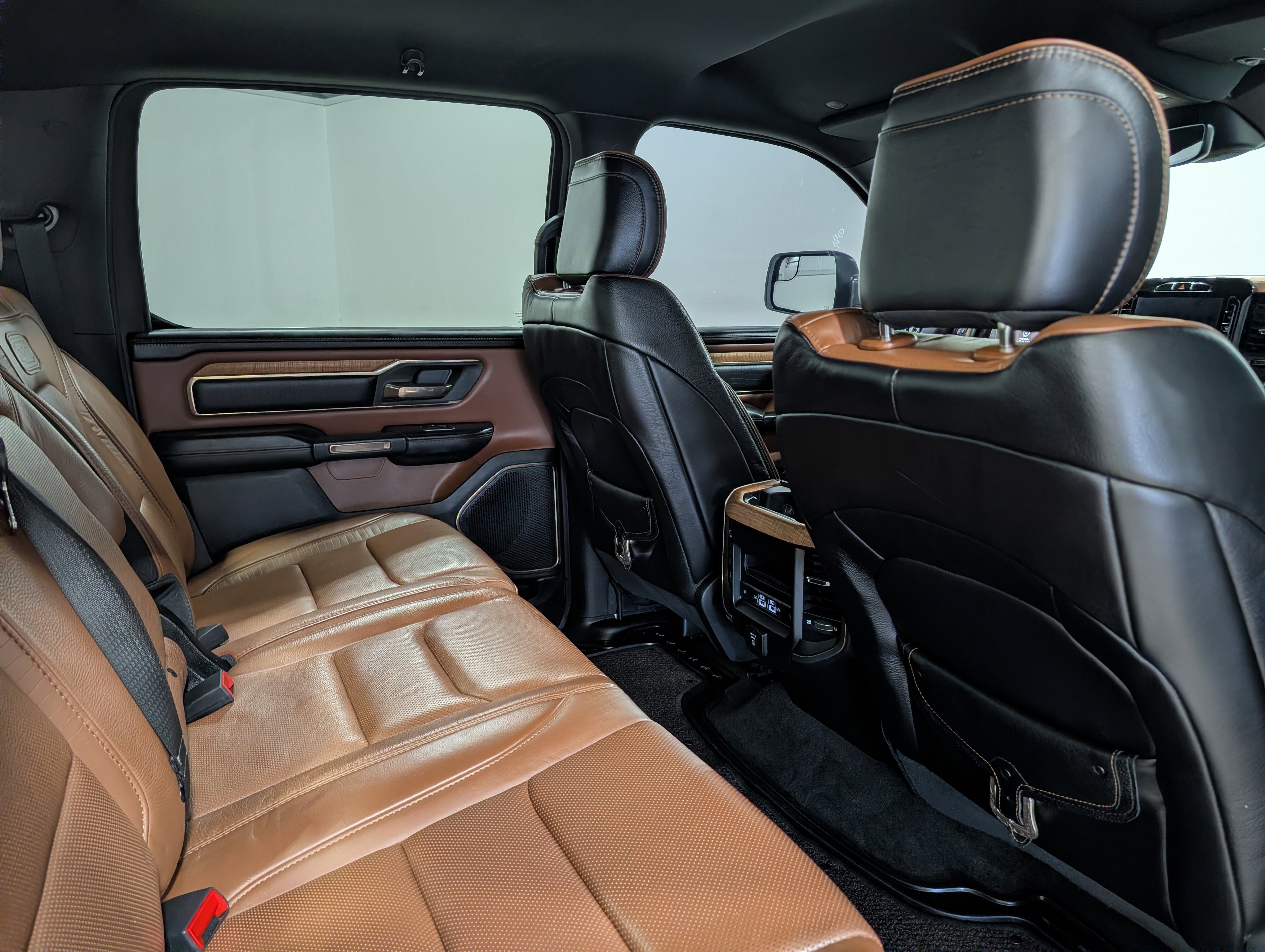 Used 2021 RAM 1500 Limited w/ Body Color Bumper Group image 19