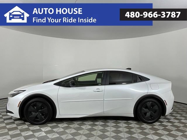 Used 2027 Toyota Prius Plug-In Hybrid FWD image 8
