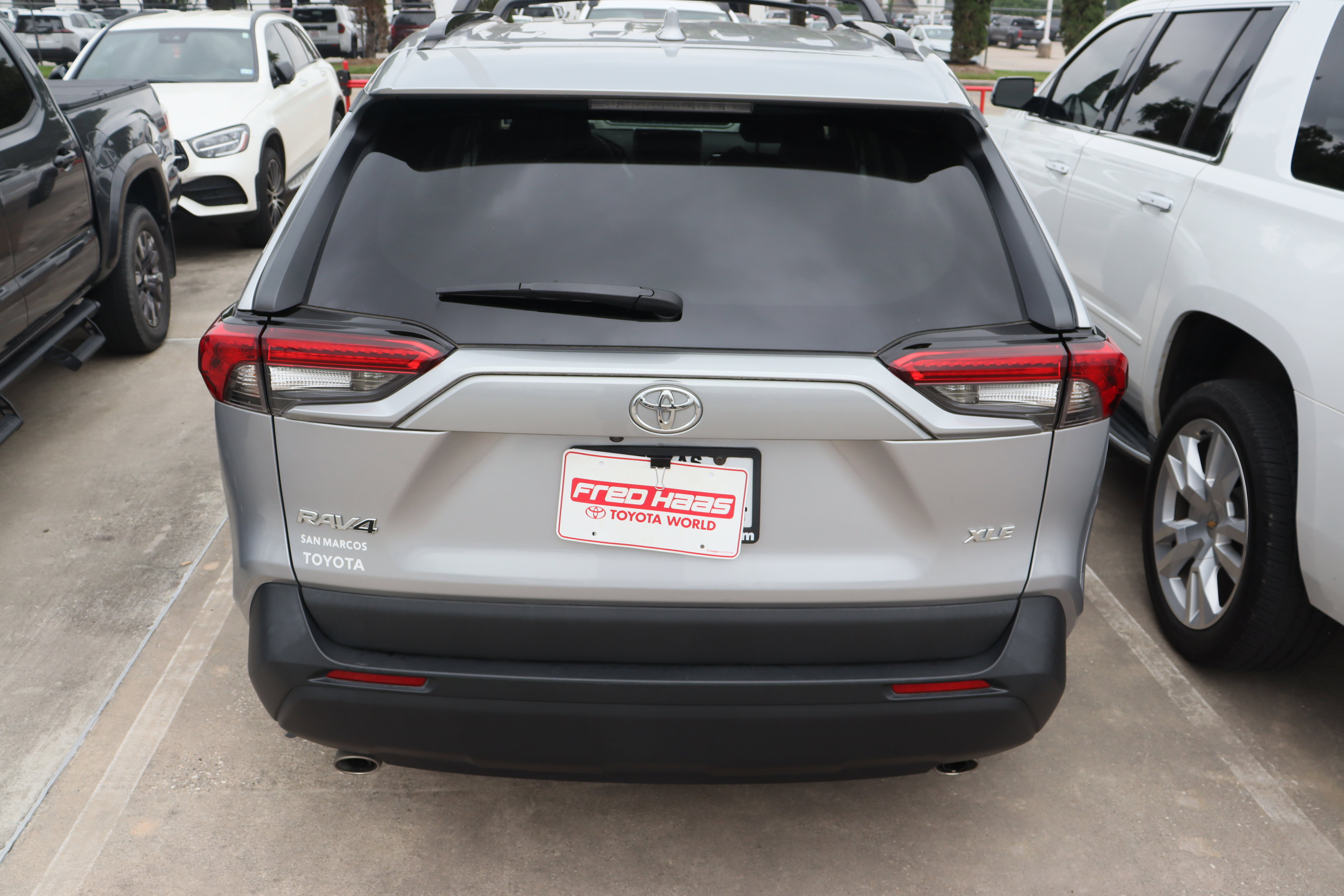 Used 2023 Toyota RAV4 XLE w/ Convenience Package FWD image 8