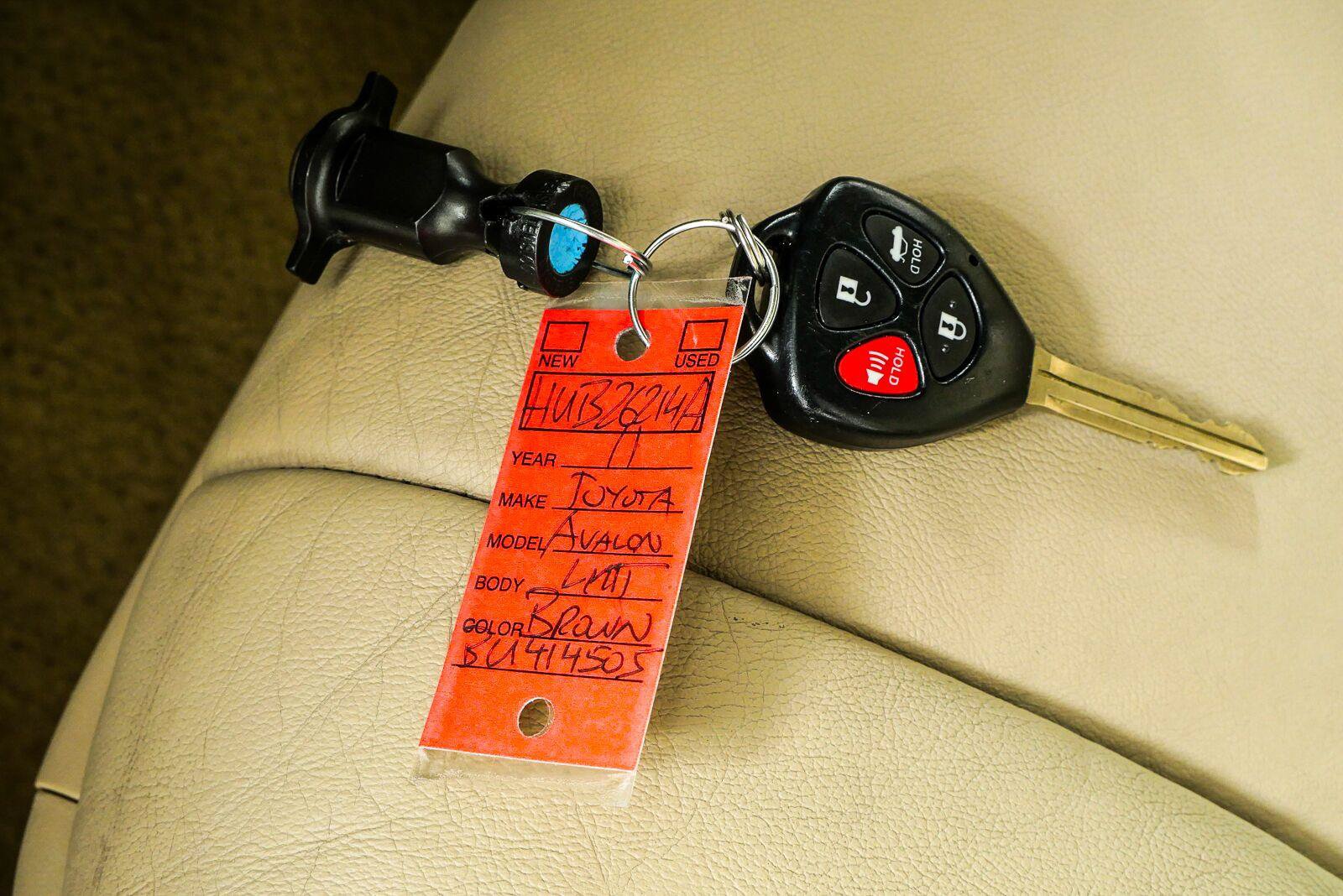 Used 2011 Toyota Avalon FWD image 34