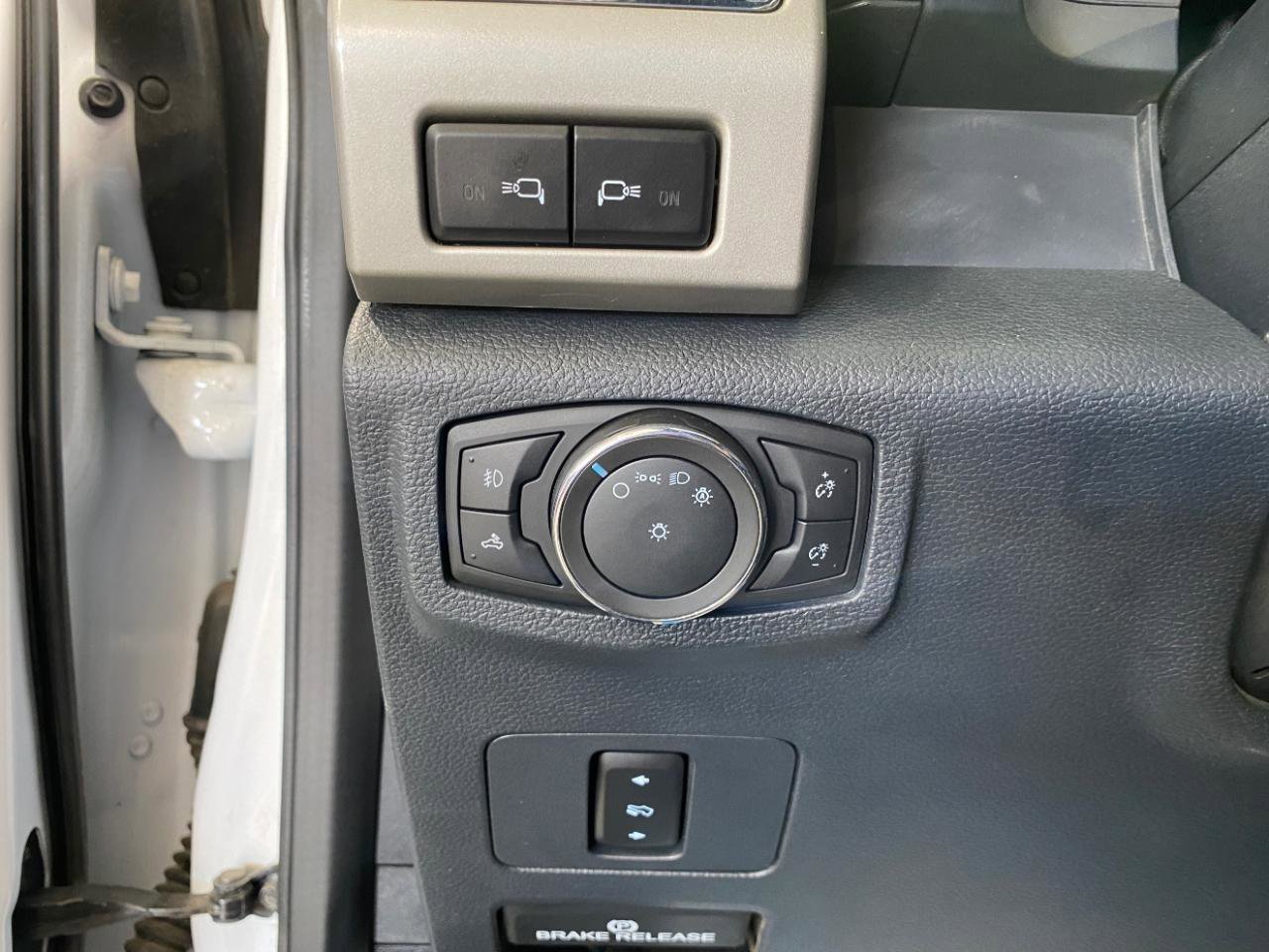 Used 2022 Ford F350 Lariat w/ Chrome Package AWD/4WD image 9